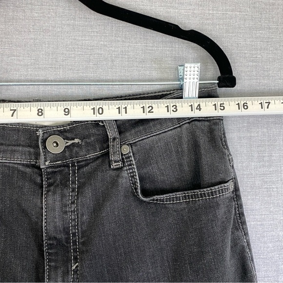 Denver Hayes Classic Jeans Mens 30W Black Denim Straight Leg Factory Fade - Picture 8 of 11